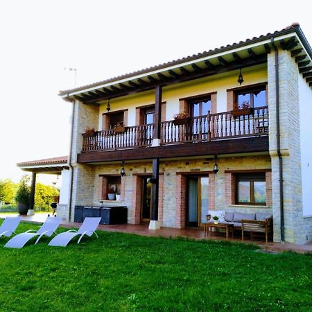 Villa Tiviti Oviedo Exterior photo