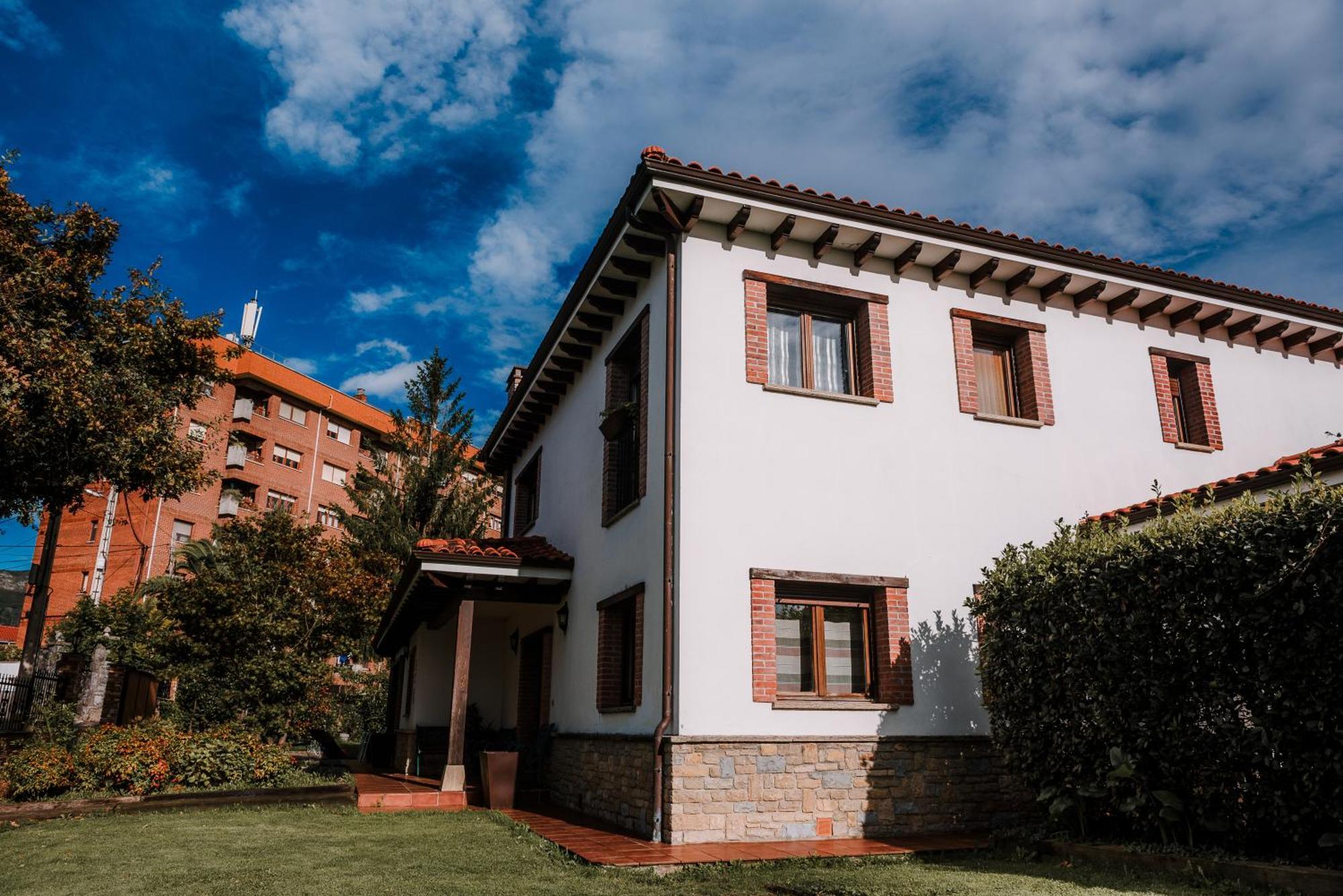 Villa Tiviti Oviedo Exterior photo