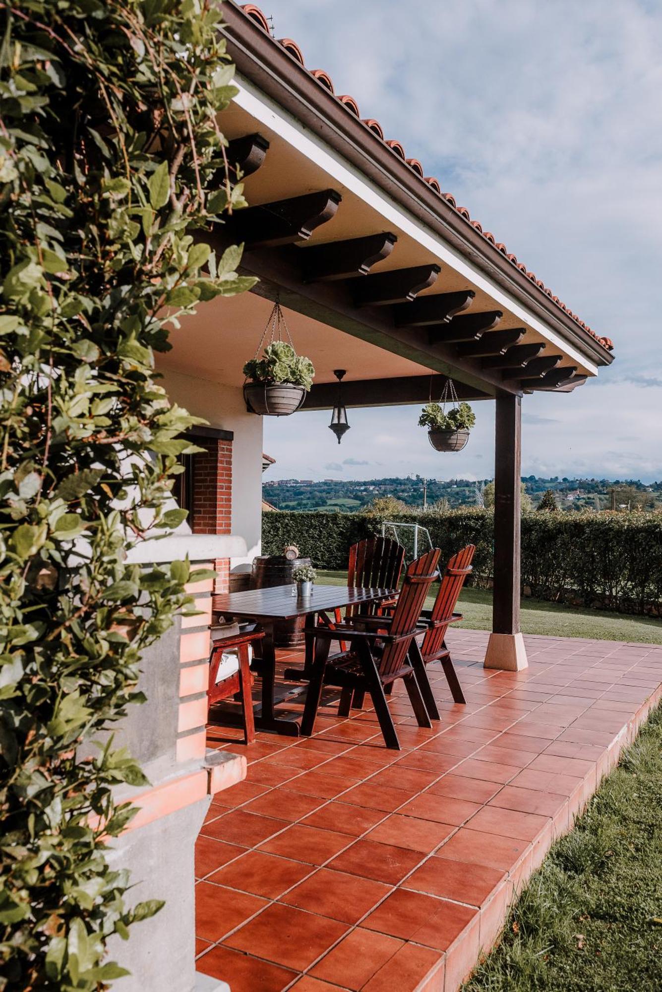 Villa Tiviti Oviedo Exterior photo