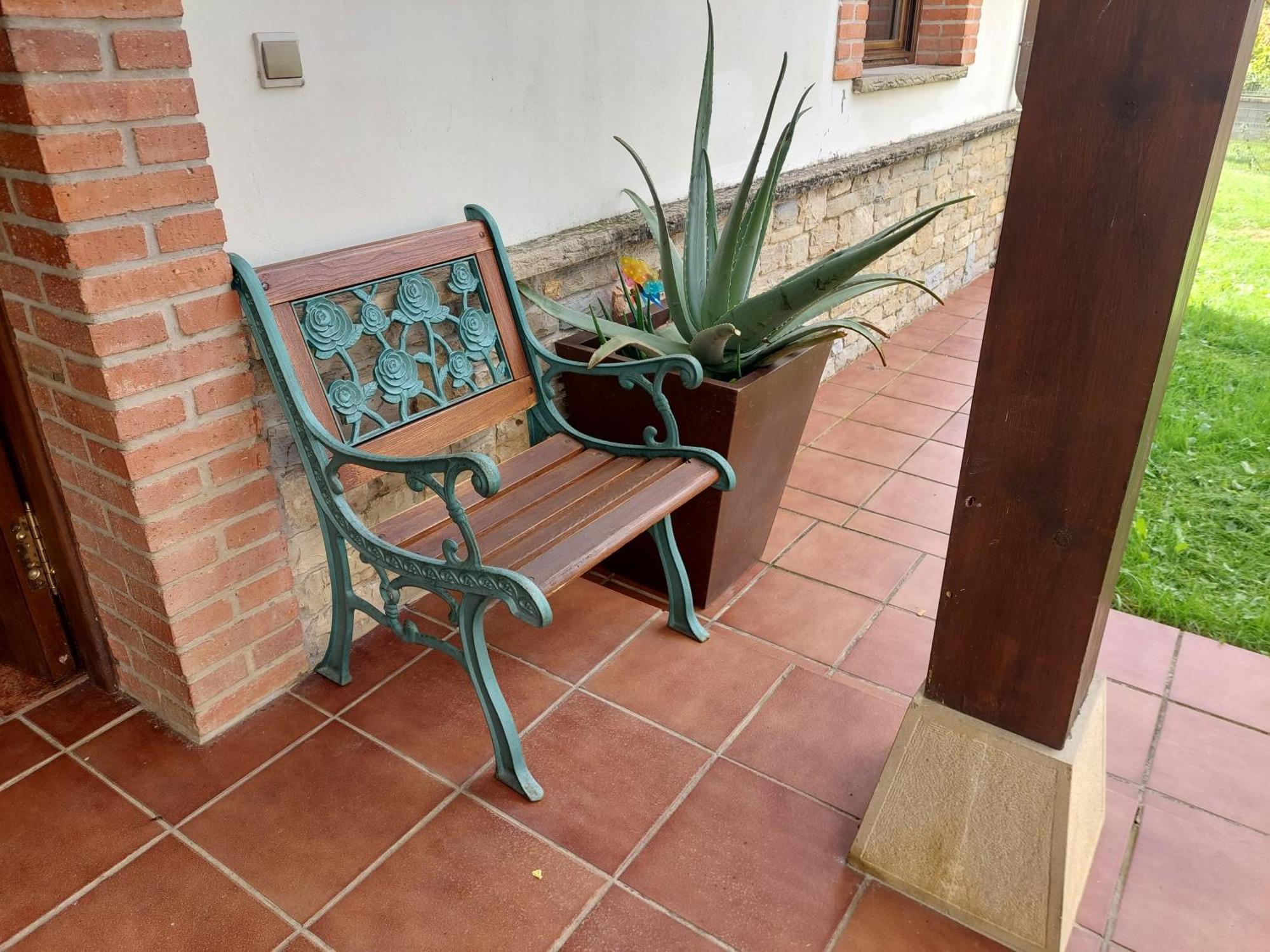 Villa Tiviti Oviedo Exterior photo
